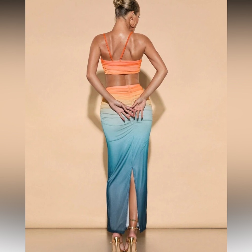 Women's Ombre Color Spaghetti Strap Crop Top & Ombre High Waisted Pencil Skirt - Picture 3 of 4